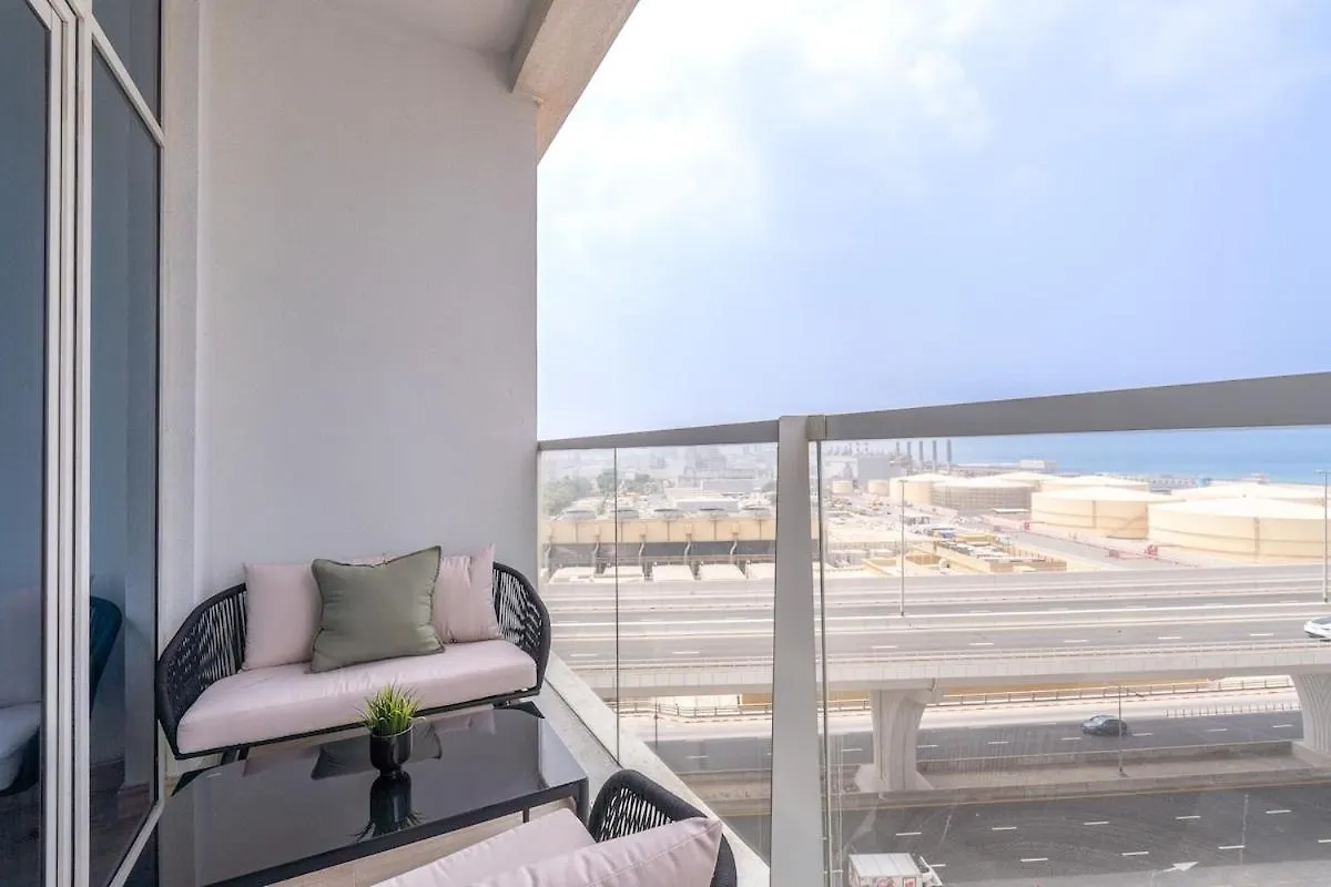 Glamorous 1Br Apartment - Steps From The Beach Dubai 0*,