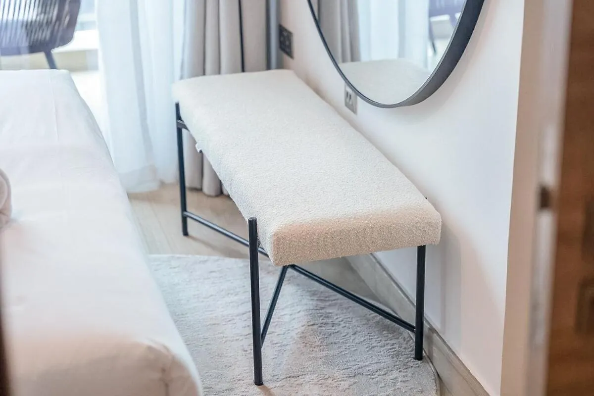 Glamorous 1Br Apartment - Steps From The Beach Dubai