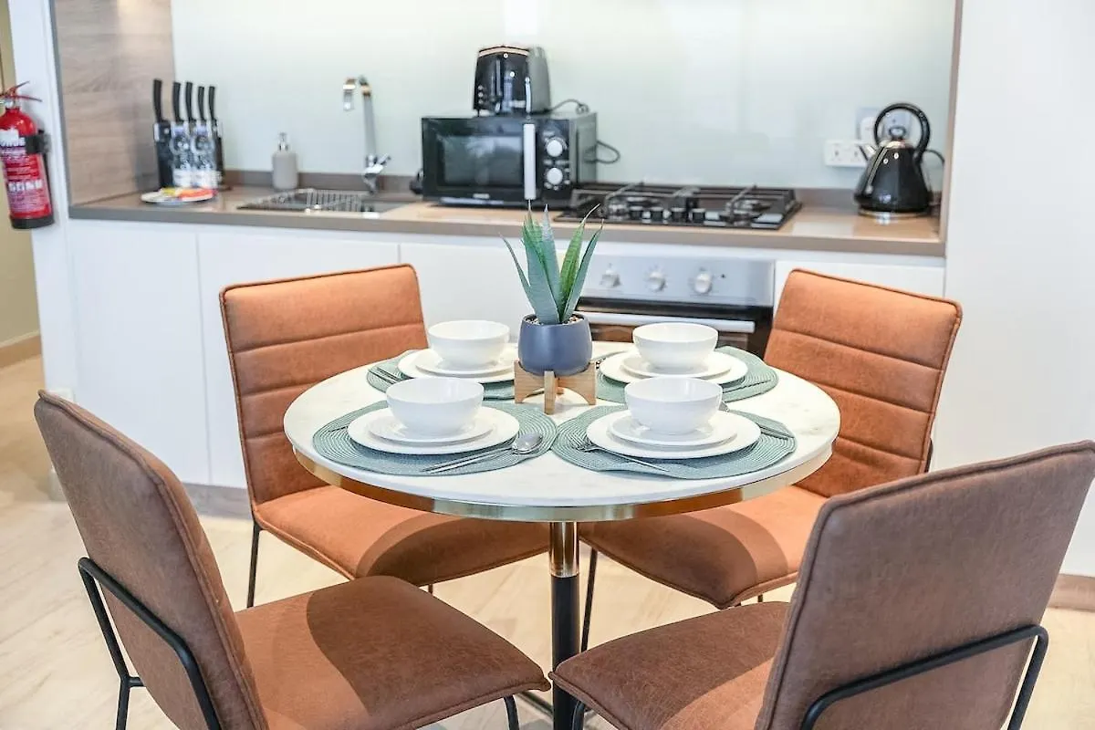 Glamorous 1Br Apartment - Steps From The Beach Dubai