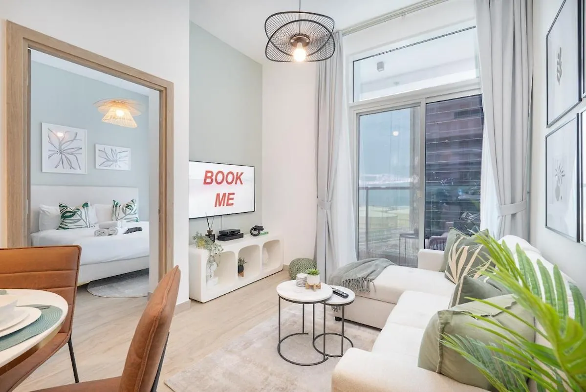 Glamorous 1Br Apartment - Steps From The Beach Dubai