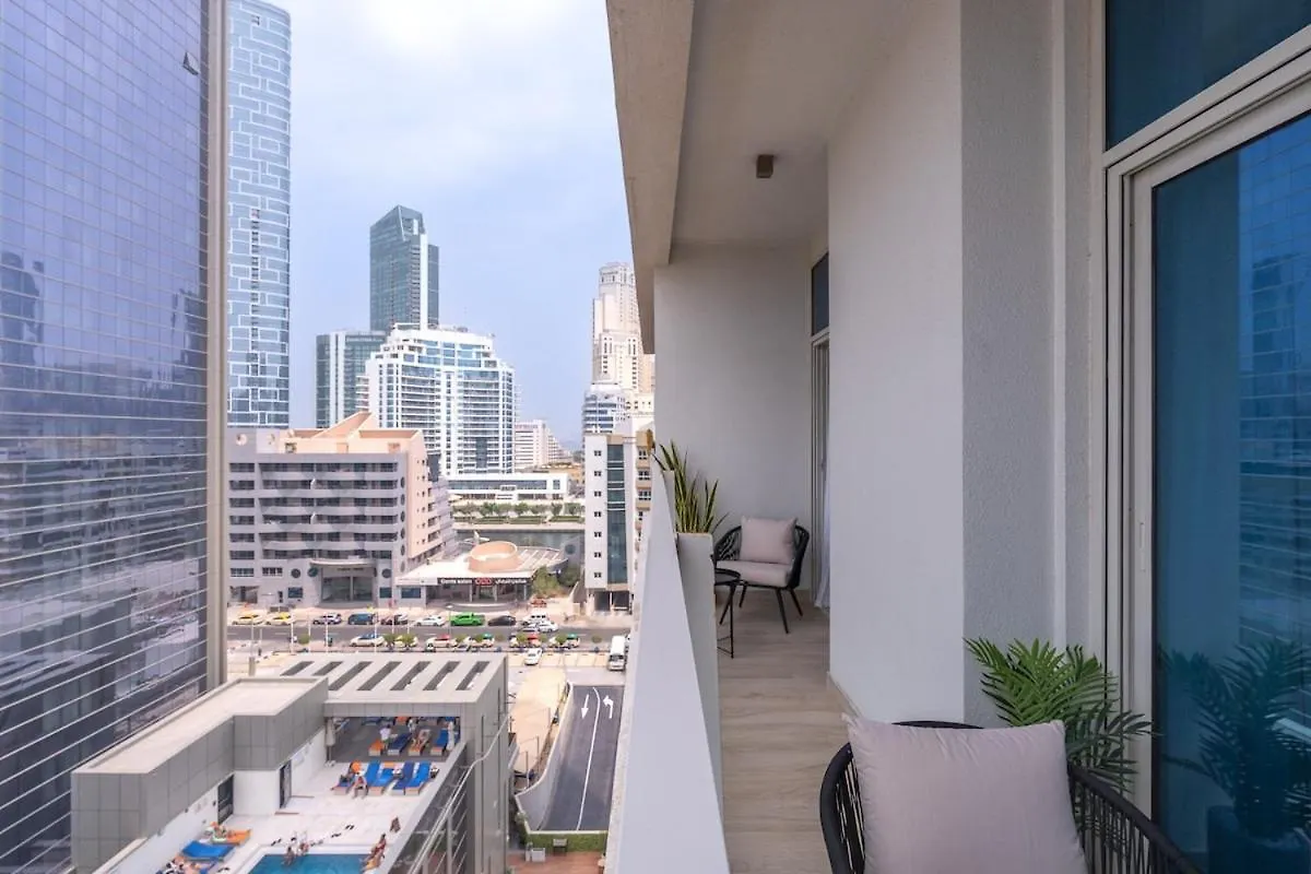 Glamorous 1Br Apartment - Steps From The Beach Dubaj 0*,
