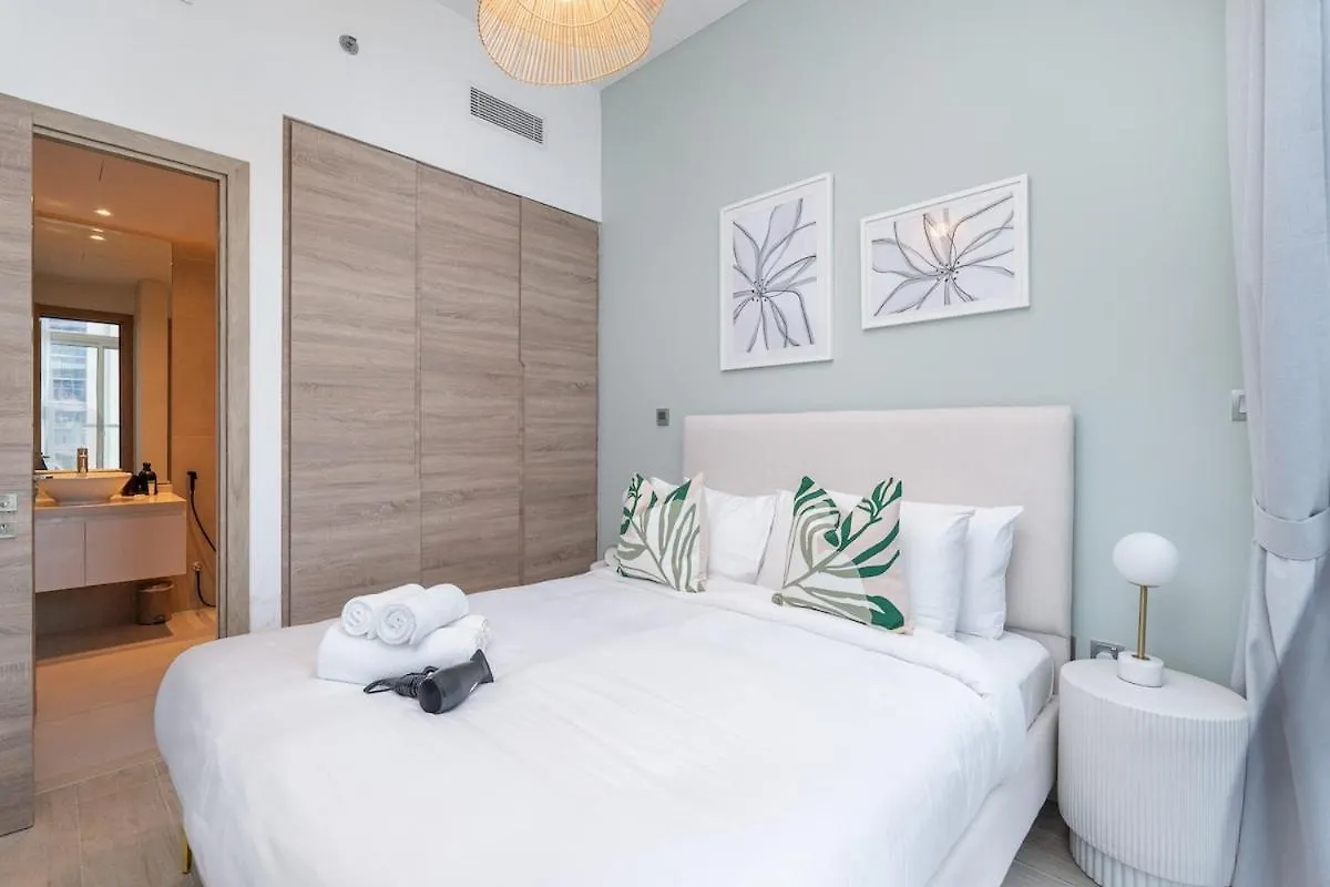 Glamorous 1Br Apartment - Steps From The Beach Dubaj